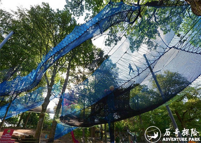 丛林攀爬网丛林蹦床树上网兜景区森林公园亲子拓展乐园历奇探险设计